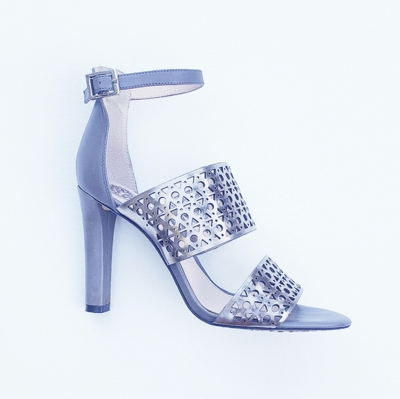 🎉HP🎉 Vince Camuto silver laser cut heels - Picture 3 of 9
